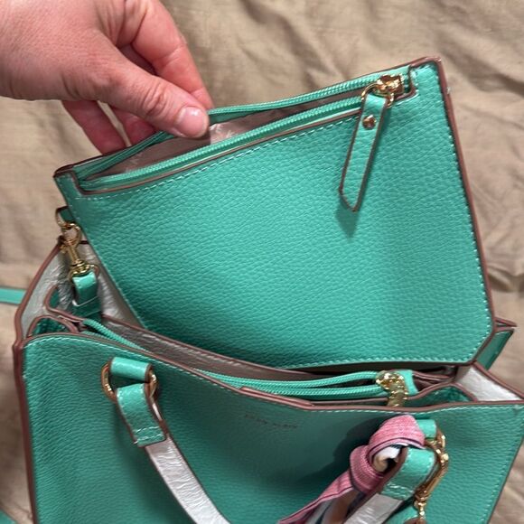 Anne Klein Seafoam Mint Green Convertible 2 In 1 Bag Crossbody And Wristlet - Picture 5 of 8